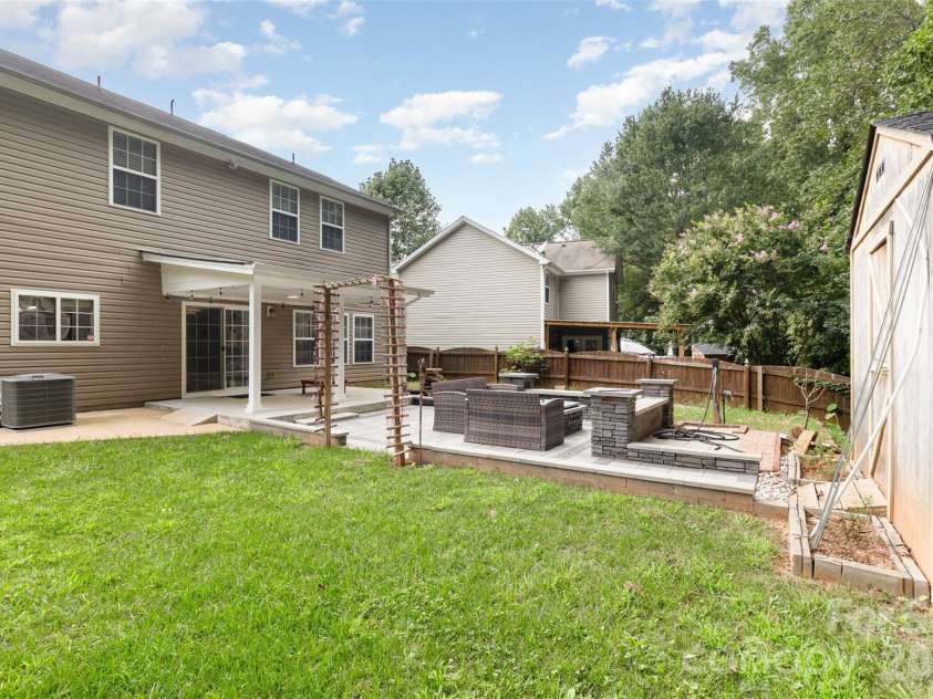 14038 Pinyon Pine Lane, Charlotte, NC 28215.  MLS# CAR4339783, YatesRealty ID 5724. 