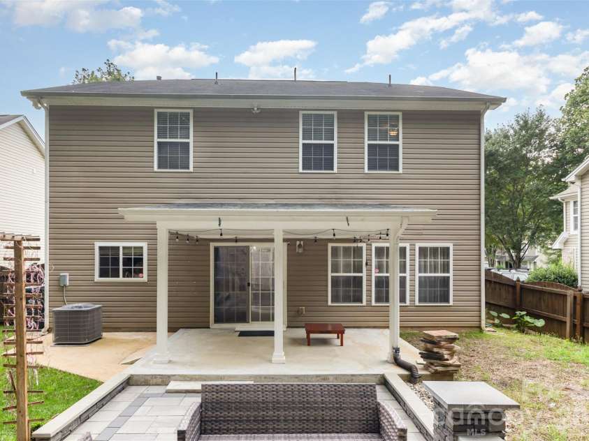 14038 Pinyon Pine Lane, Charlotte, NC 28215.  MLS# CAR4339783, YatesRealty ID 5724. 