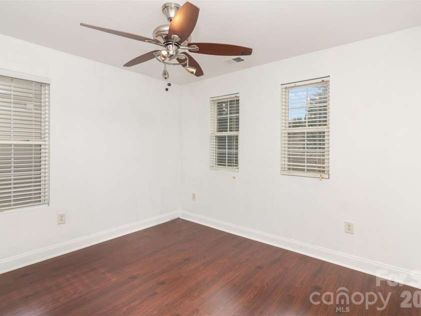 14038 Pinyon Pine Lane, Charlotte, NC 28215.  MLS# CAR4339783, YatesRealty ID 5724. 