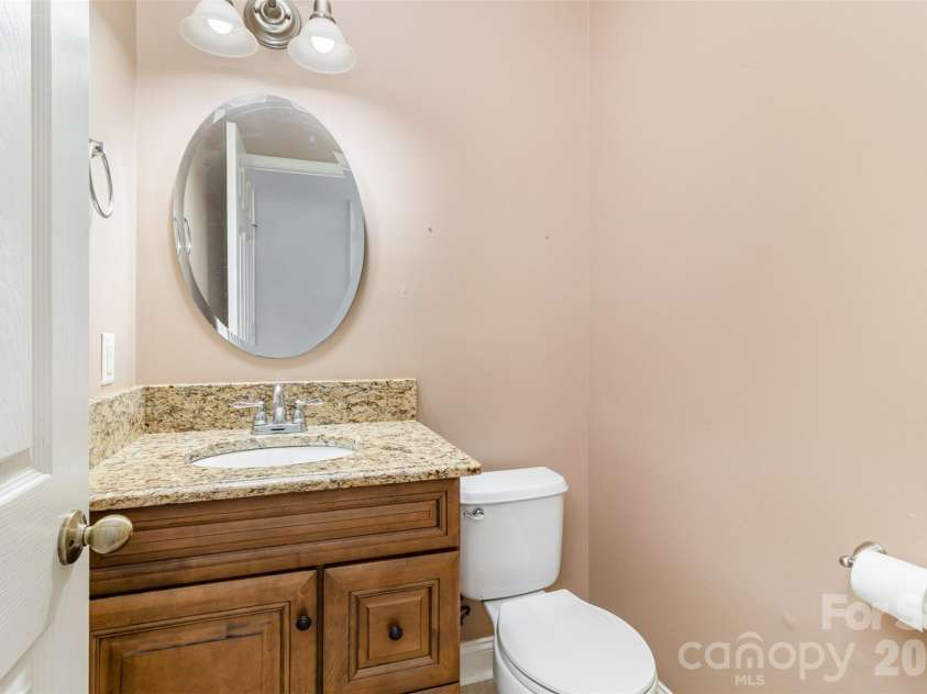 14038 Pinyon Pine Lane, Charlotte, NC 28215.  MLS# CAR4339783, YatesRealty ID 5724. 