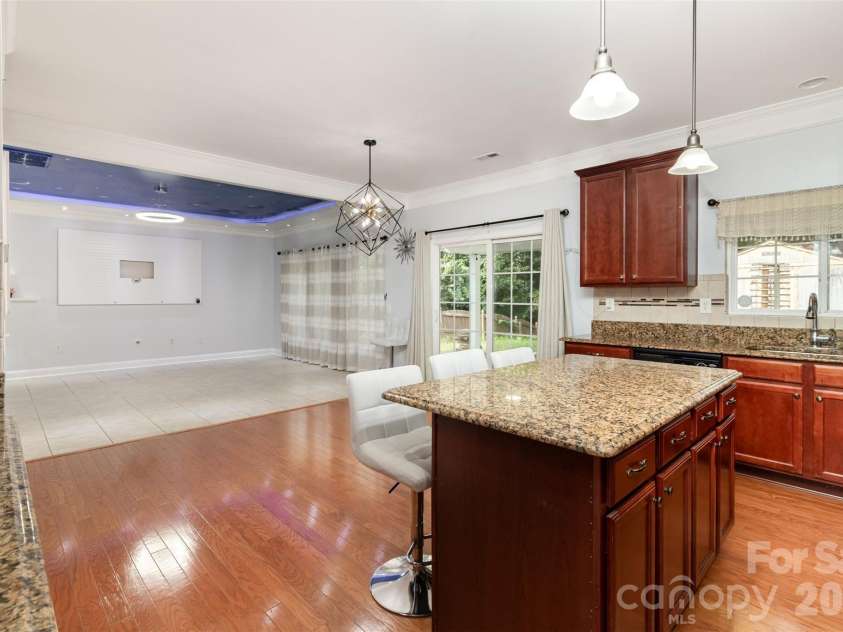 14038 Pinyon Pine Lane, Charlotte, NC 28215.  MLS# CAR4339783, YatesRealty ID 5724. 
