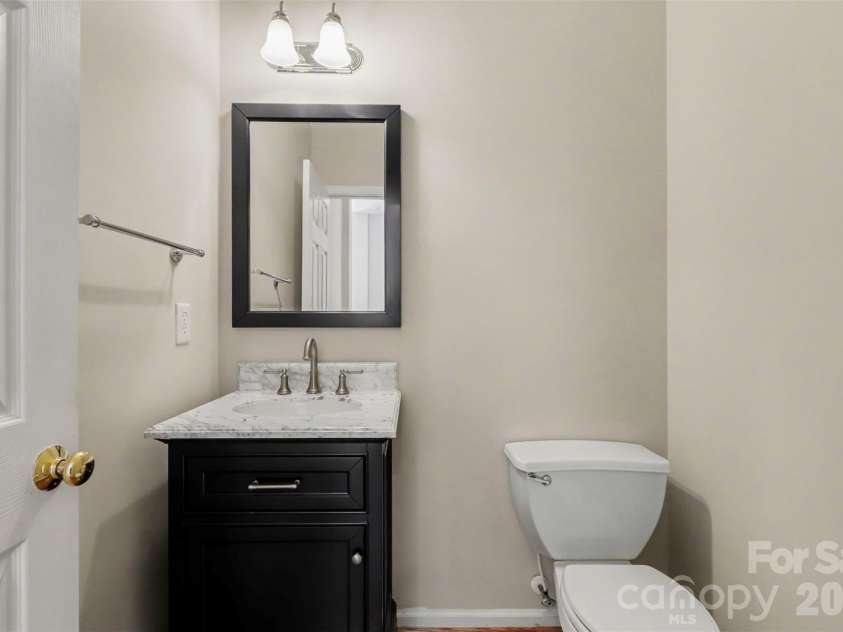 17028 Hampton Trace Road, Huntersville, NC 28078.  MLS# CAR4435476, YatesRealty ID 57242. Main Level Powder Room