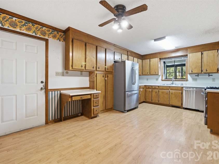 8607 Wellington Lane, Harrisburg, NC 28075.  MLS# CAR4435487, YatesRealty ID 57245. Kitchen