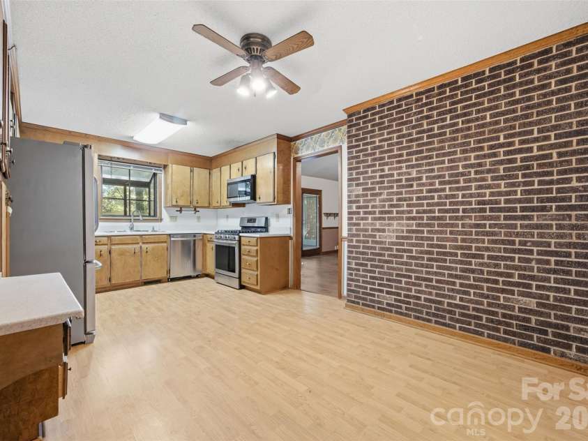 8607 Wellington Lane, Harrisburg, NC 28075.  MLS# CAR4435487, YatesRealty ID 57245. Kitchen