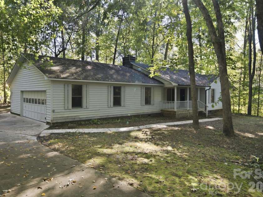 8607 Wellington Lane, Harrisburg, NC 28075.  MLS# CAR4435487, YatesRealty ID 57245. Welcome!