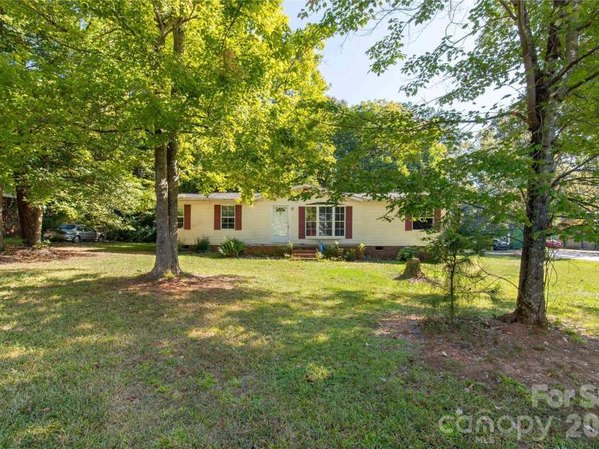 1201 Shiloh Drive, Lancaster, SC 29720.  MLS# CAR4431824, YatesRealty ID 57246. 