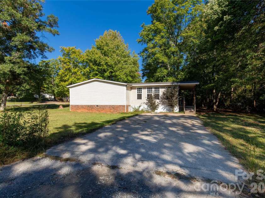 1201 Shiloh Drive, Lancaster, SC 29720.  MLS# CAR4431824, YatesRealty ID 57246. 