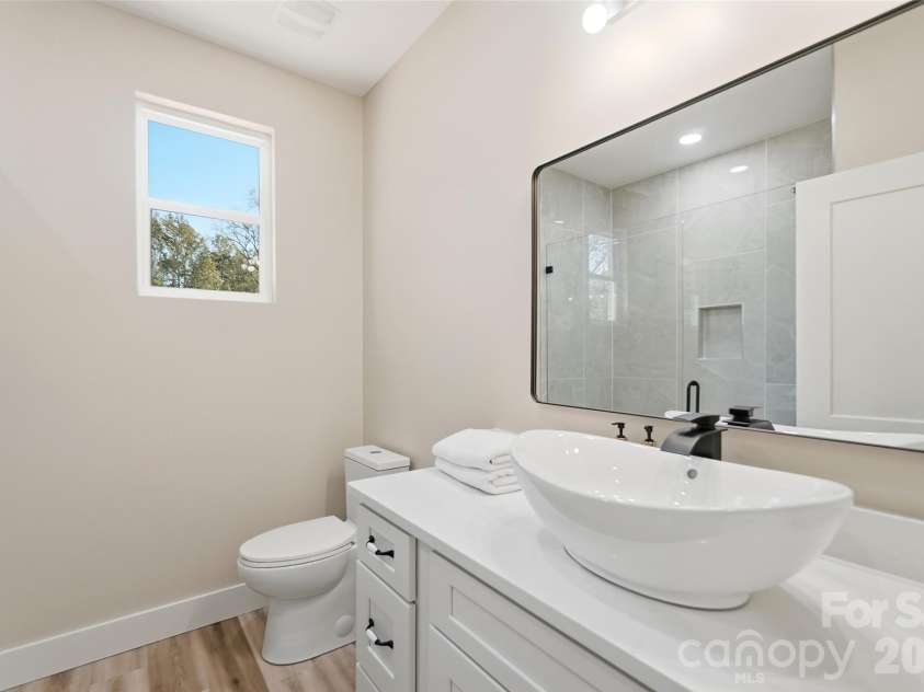 10120 Mini Ranch Road, Waxhaw, NC 28173.  MLS# CAR4432131, YatesRealty ID 57248. 3rd bathroom