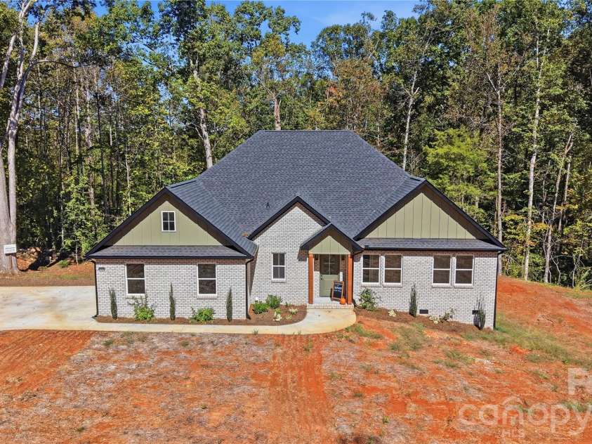 10120 Mini Ranch Road, Waxhaw, NC 28173.  MLS# CAR4432131, YatesRealty ID 57248. 
