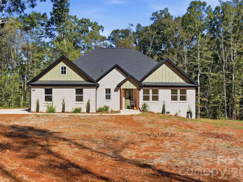 10120 Mini Ranch Road, Waxhaw, NC 28173.  MLS# CAR4432131, YatesRealty ID 57248. 