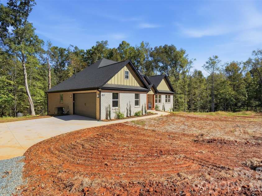 10120 Mini Ranch Road, Waxhaw, NC 28173.  MLS# CAR4432131, YatesRealty ID 57248. 