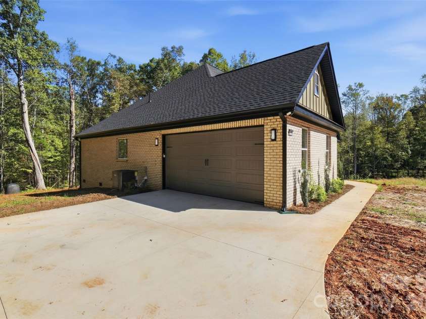10120 Mini Ranch Road, Waxhaw, NC 28173.  MLS# CAR4432131, YatesRealty ID 57248. 