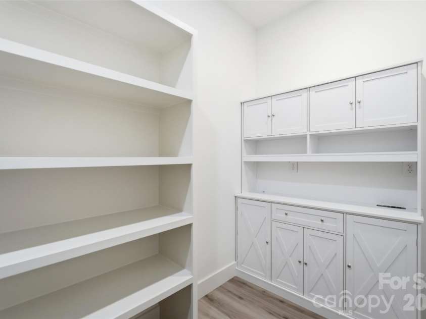 10120 Mini Ranch Road, Waxhaw, NC 28173.  MLS# CAR4432131, YatesRealty ID 57248. Pantry