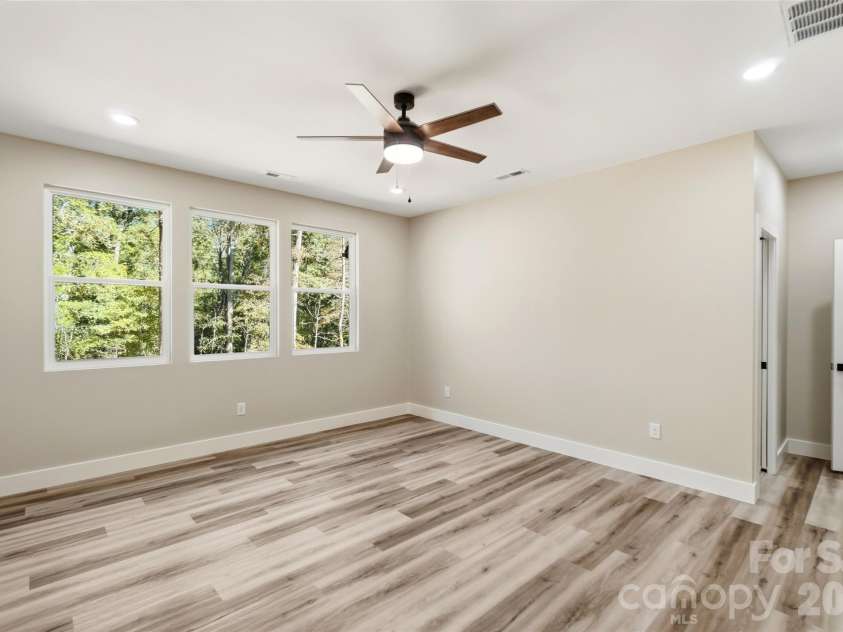 10120 Mini Ranch Road, Waxhaw, NC 28173.  MLS# CAR4432131, YatesRealty ID 57248. Primary bedroom