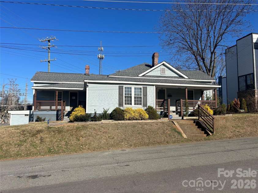 401 Charles Avenue, Charlotte, NC 28205.  MLS# CAR4334204, YatesRealty ID 5725. 