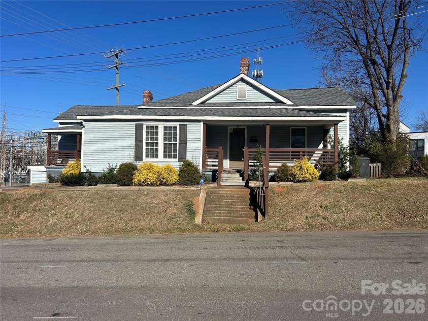 401 Charles Avenue, Charlotte, NC 28205.  MLS# CAR4334204, YatesRealty ID 5725. 