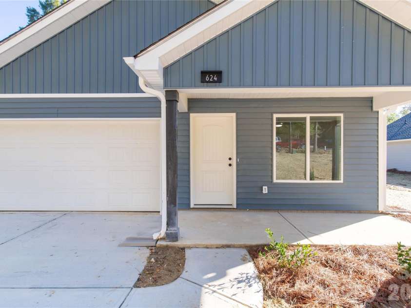 624 Fernwood Drive, Chester, SC 29706.  MLS# CAR4431445, YatesRealty ID 57259. 
