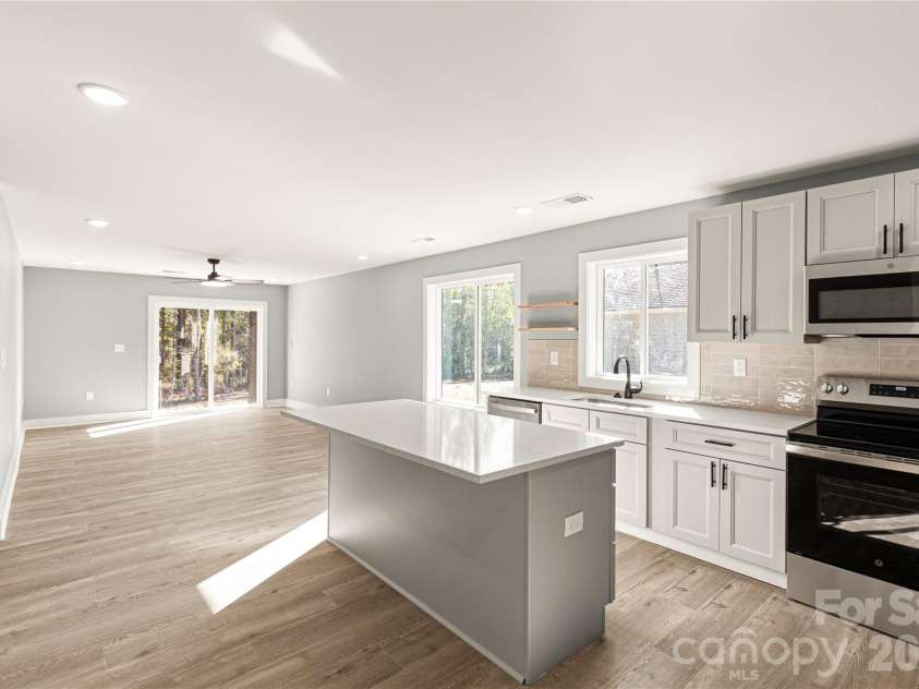 624 Fernwood Drive, Chester, SC 29706.  MLS# CAR4431445, YatesRealty ID 57259. 