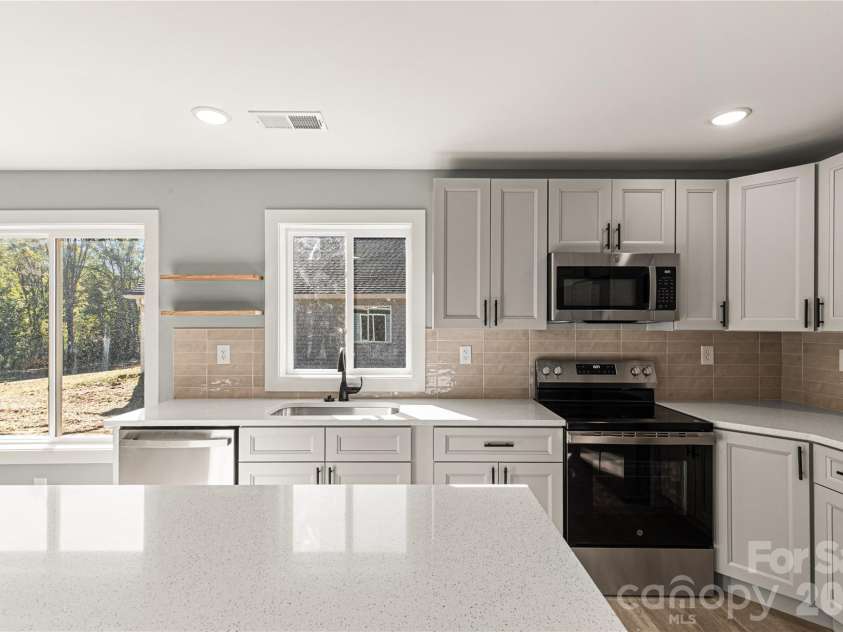 624 Fernwood Drive, Chester, SC 29706.  MLS# CAR4431445, YatesRealty ID 57259. 