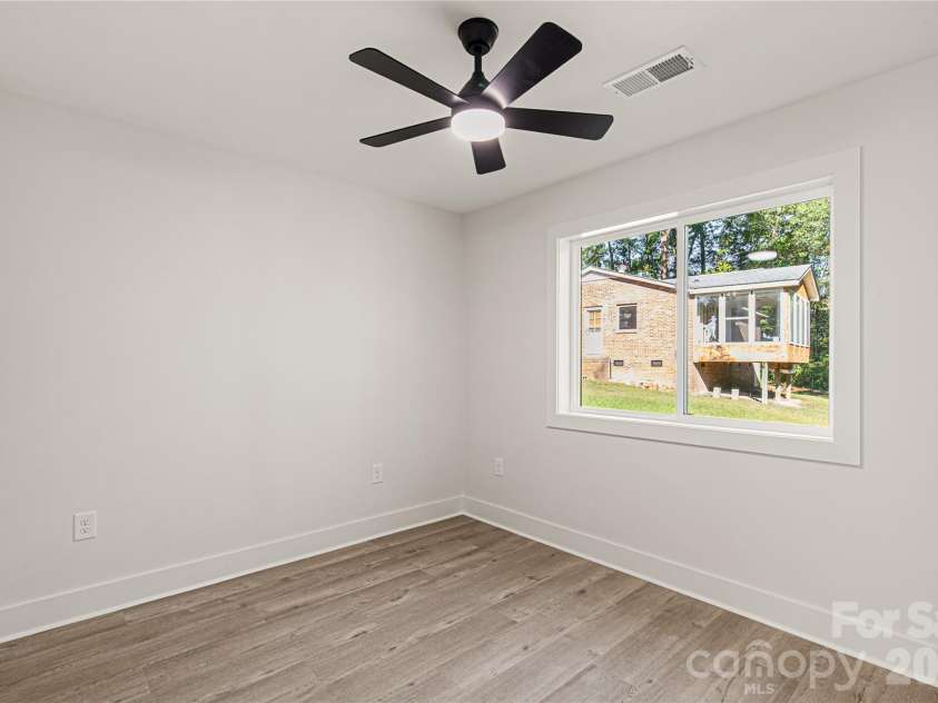 624 Fernwood Drive, Chester, SC 29706.  MLS# CAR4431445, YatesRealty ID 57259. 