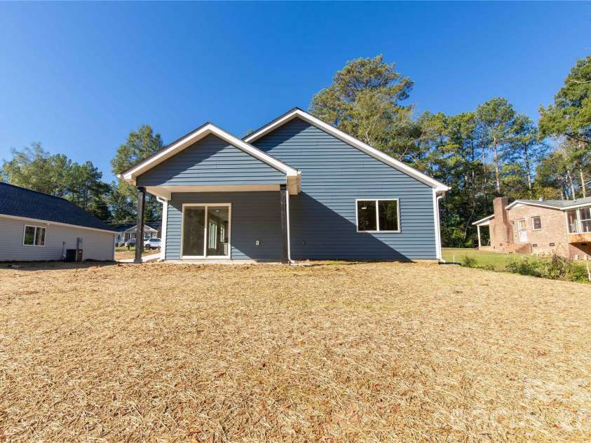 624 Fernwood Drive, Chester, SC 29706.  MLS# CAR4431445, YatesRealty ID 57259. 