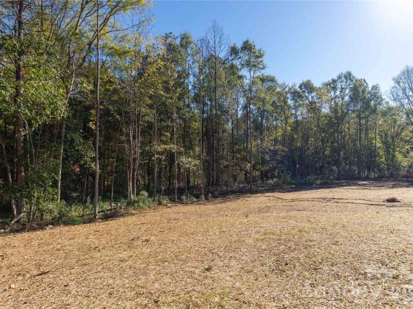 624 Fernwood Drive, Chester, SC 29706.  MLS# CAR4431445, YatesRealty ID 57259. 