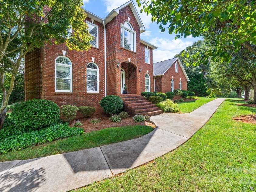 102 Sleaford Court, Dallas, NC 28034.  MLS# CAR4184527, YatesRealty ID 5726. 