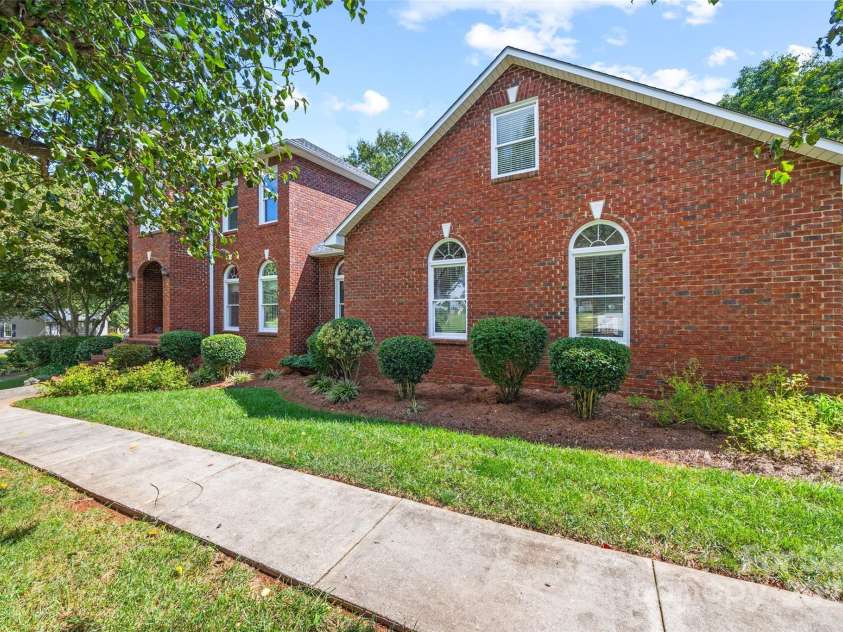 102 Sleaford Court, Dallas, NC 28034.  MLS# CAR4184527, YatesRealty ID 5726. 