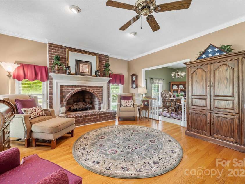 102 Sleaford Court, Dallas, NC 28034.  MLS# CAR4184527, YatesRealty ID 5726. 