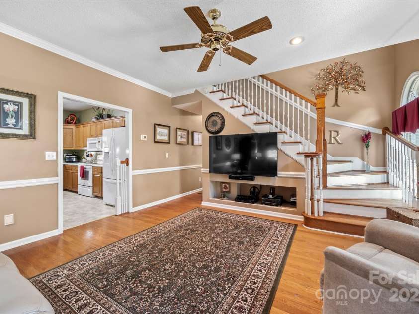 102 Sleaford Court, Dallas, NC 28034.  MLS# CAR4184527, YatesRealty ID 5726. 