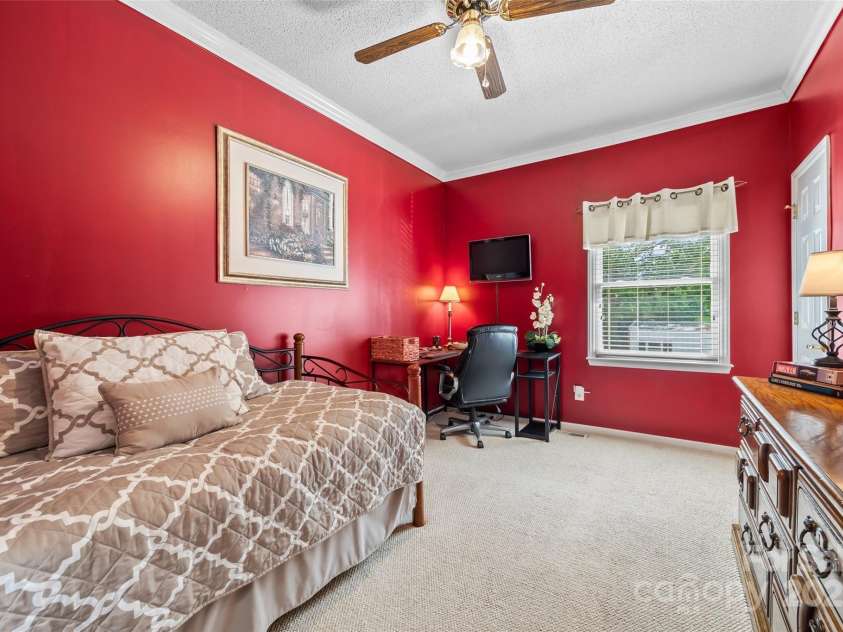 102 Sleaford Court, Dallas, NC 28034.  MLS# CAR4184527, YatesRealty ID 5726. 