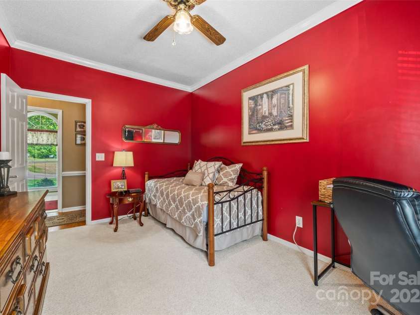 102 Sleaford Court, Dallas, NC 28034.  MLS# CAR4184527, YatesRealty ID 5726. 