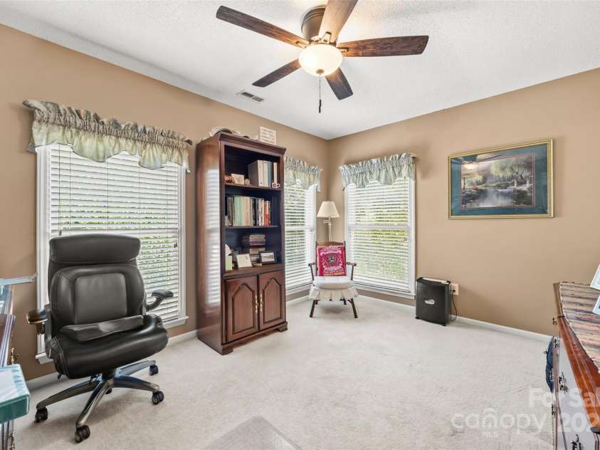 102 Sleaford Court, Dallas, NC 28034.  MLS# CAR4184527, YatesRealty ID 5726. 