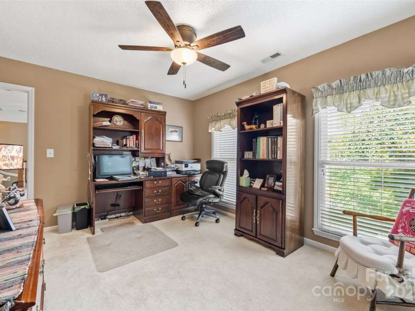 102 Sleaford Court, Dallas, NC 28034.  MLS# CAR4184527, YatesRealty ID 5726. 