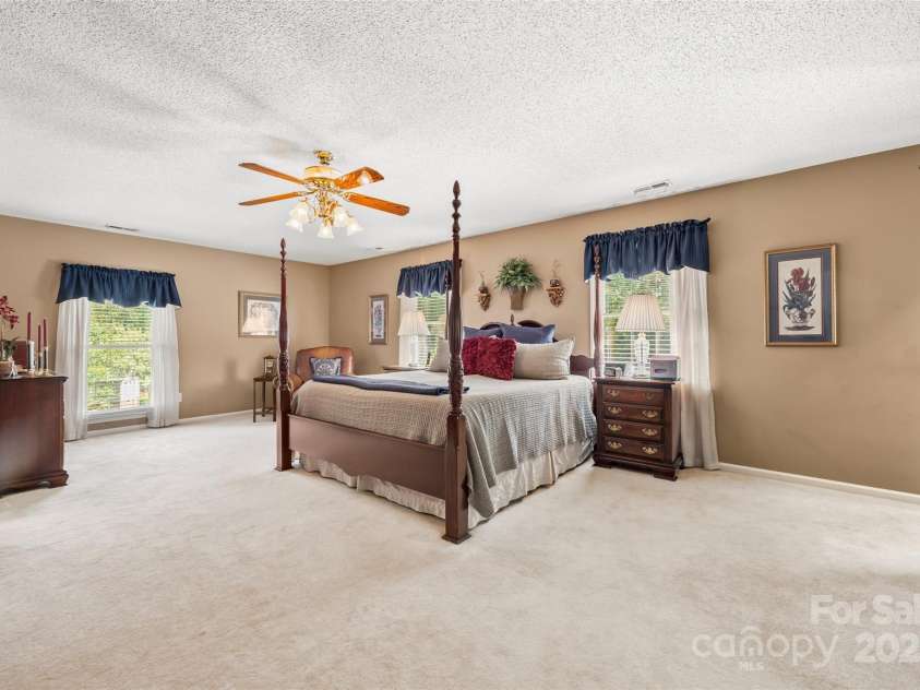 102 Sleaford Court, Dallas, NC 28034.  MLS# CAR4184527, YatesRealty ID 5726. 