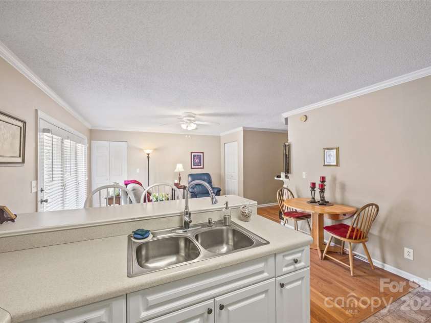102 Sleaford Court, Dallas, NC 28034.  MLS# CAR4184527, YatesRealty ID 5726. 