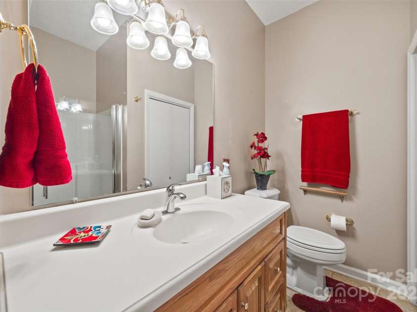 102 Sleaford Court, Dallas, NC 28034.  MLS# CAR4184527, YatesRealty ID 5726. 
