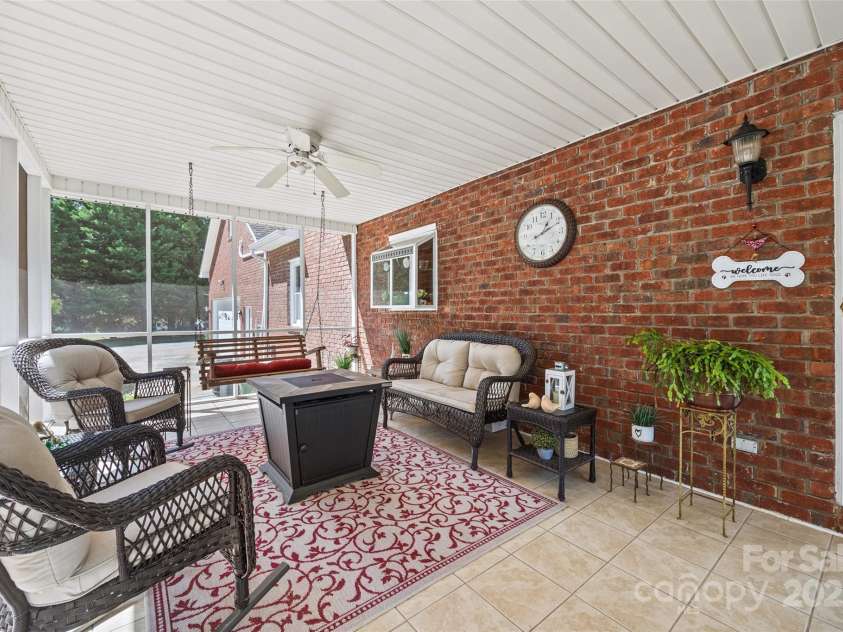 102 Sleaford Court, Dallas, NC 28034.  MLS# CAR4184527, YatesRealty ID 5726. 