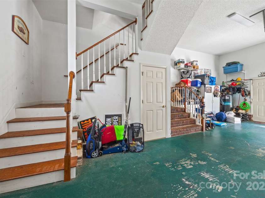 102 Sleaford Court, Dallas, NC 28034.  MLS# CAR4184527, YatesRealty ID 5726. 