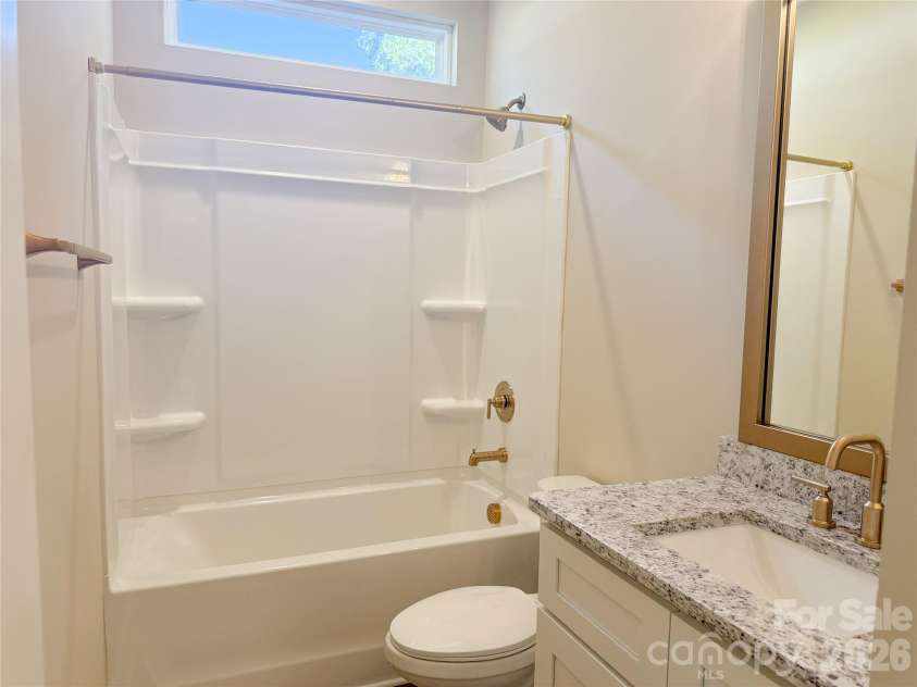 212 Bethpage Road, Kannapolis, NC 28081.  MLS# CAR4434080, YatesRealty ID 57262. Bathroom