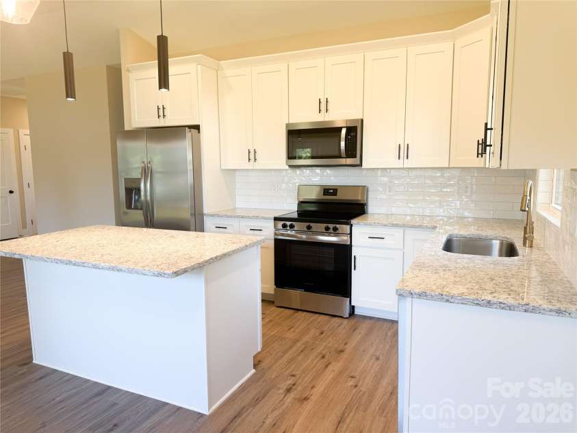 212 Bethpage Road, Kannapolis, NC 28081.  MLS# CAR4434080, YatesRealty ID 57262. Kitchen