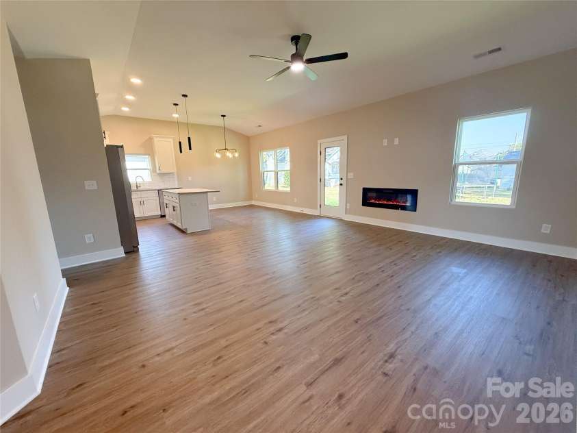212 Bethpage Road, Kannapolis, NC 28081.  MLS# CAR4434080, YatesRealty ID 57262. Living area/open floor plan