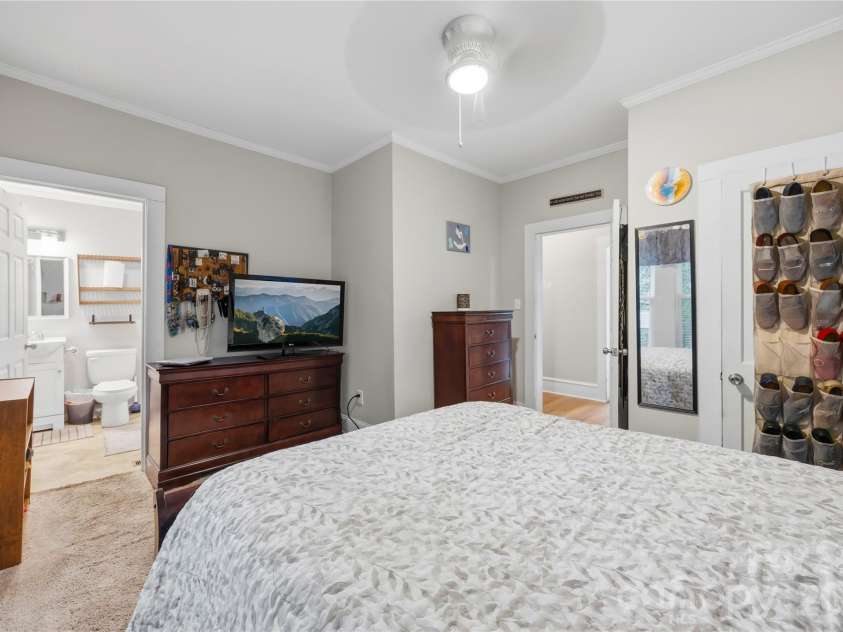 851 Old Charlotte Road, Concord, NC 28027.  MLS# CAR4434196, YatesRealty ID 57265. Primary Suite