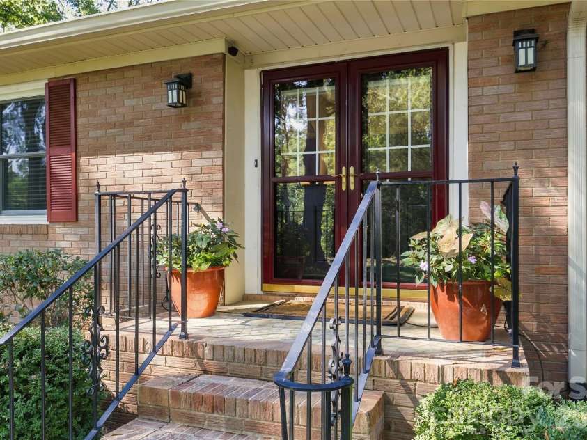 122 Keowee Circle, Indian Trail, NC 28079.  MLS# CAR4434216, YatesRealty ID 57266. 