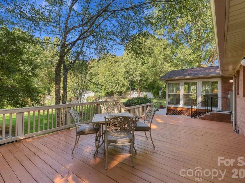 122 Keowee Circle, Indian Trail, NC 28079.  MLS# CAR4434216, YatesRealty ID 57266. 
