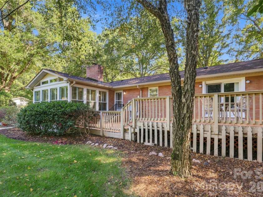 122 Keowee Circle, Indian Trail, NC 28079.  MLS# CAR4434216, YatesRealty ID 57266. 