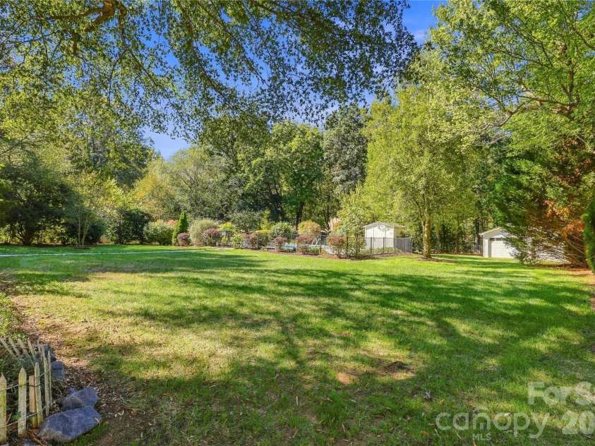 122 Keowee Circle, Indian Trail, NC 28079.  MLS# CAR4434216, YatesRealty ID 57266. 