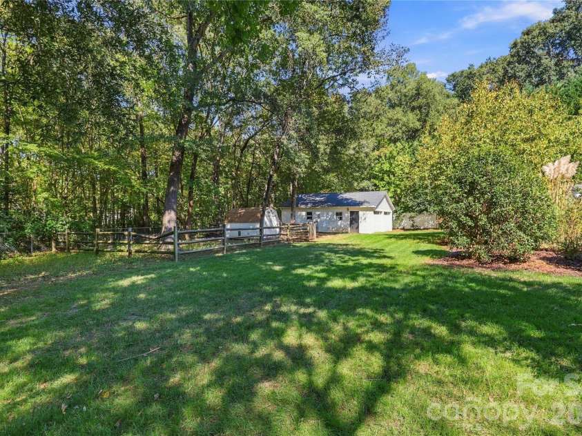 122 Keowee Circle, Indian Trail, NC 28079.  MLS# CAR4434216, YatesRealty ID 57266. 
