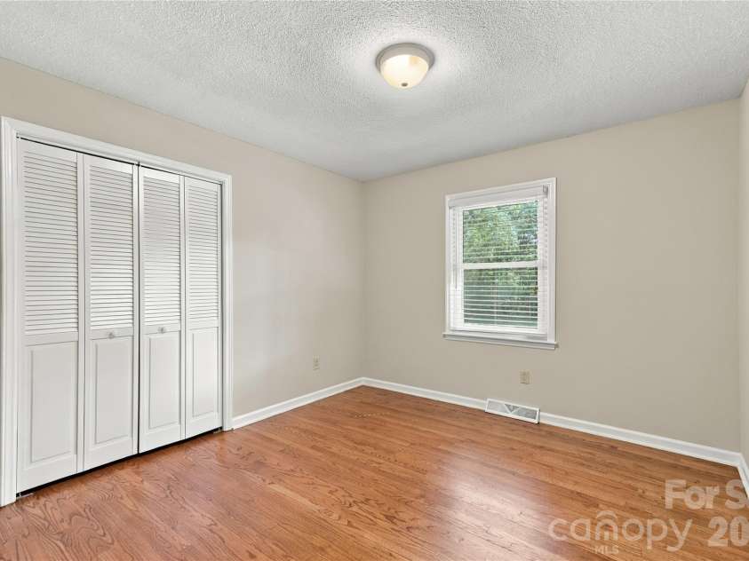 122 Keowee Circle, Indian Trail, NC 28079.  MLS# CAR4434216, YatesRealty ID 57266. Bedroom 3