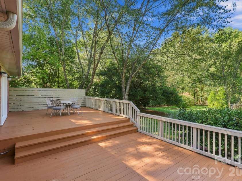122 Keowee Circle, Indian Trail, NC 28079.  MLS# CAR4434216, YatesRealty ID 57266. Expansive 2-tiered deck